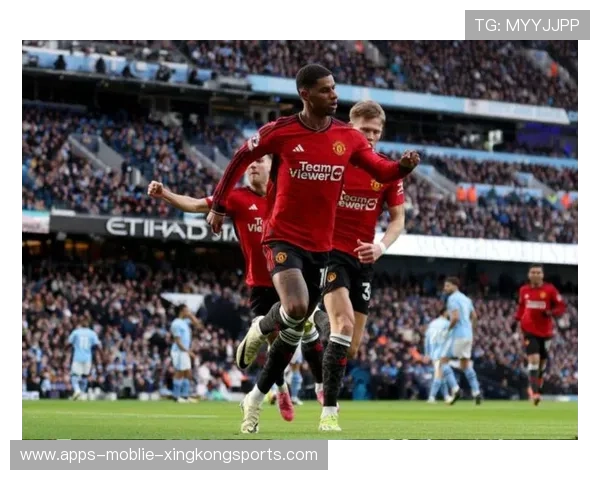 曼联边路半高球精准，拉什福德抽射锁定胜局